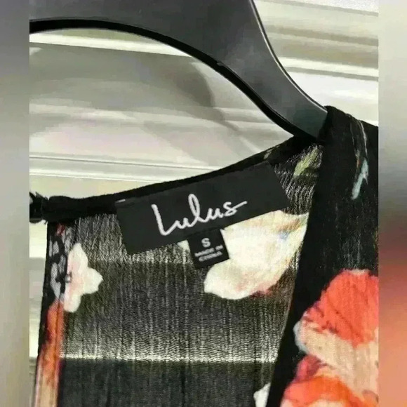 Lulus Staying Cool Black Floral Print Culotte Jumpsuit size S Jumper - Picture 4 of 8